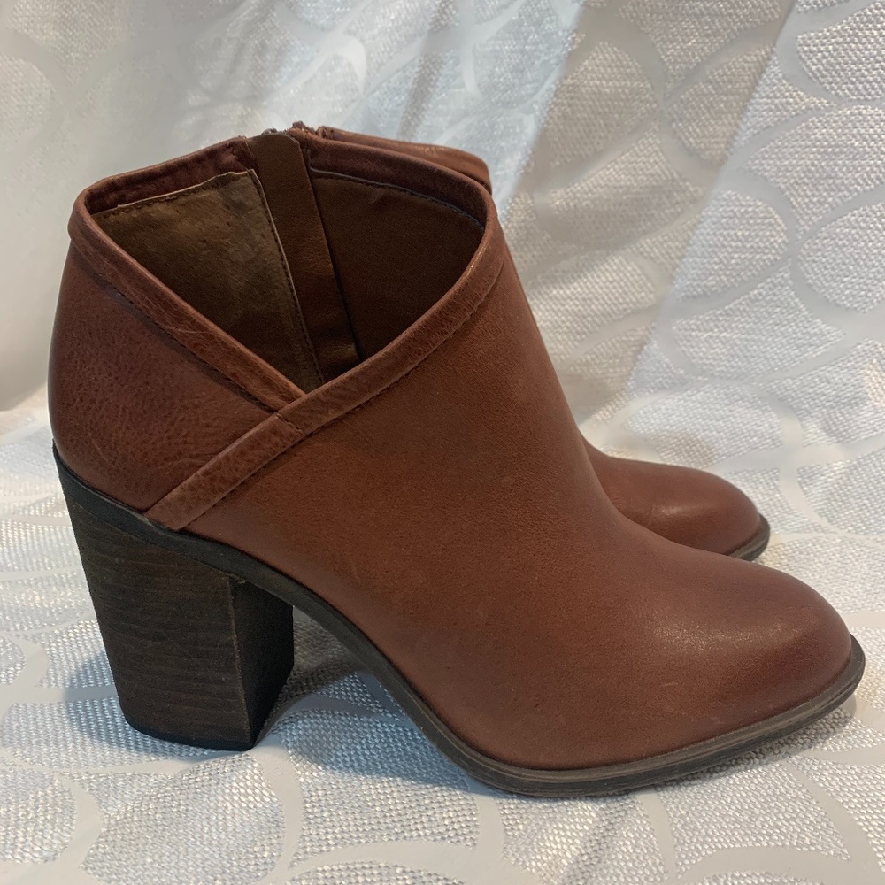 Lucky Brand LK-SALZA Booties